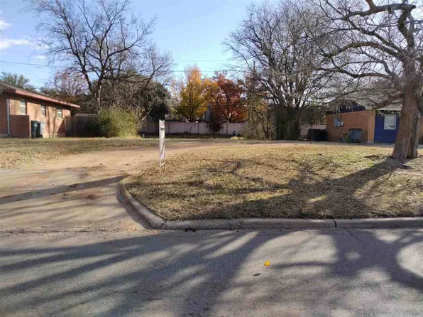 417 NW 53rd St, Lawton, OK 73505