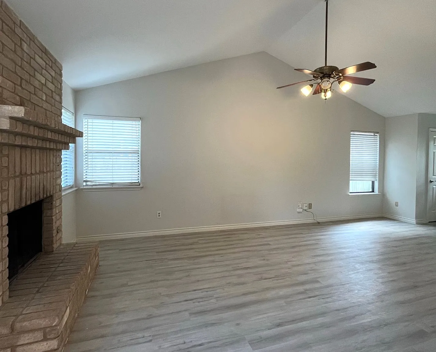 3 bed, 1210 sqft, $1,675 — Photo 3