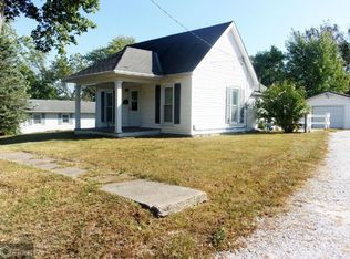 213 S 1st St, Carthage, IL 62321