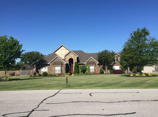 608 Charleswood Dr, Marion, AR 72364