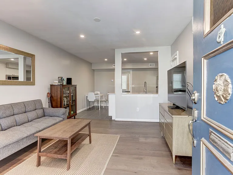 1169 Summit St NE — Photo 13
