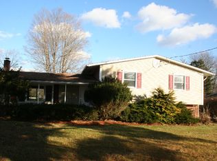 8 Collier Dr, Carmel, NY 10512