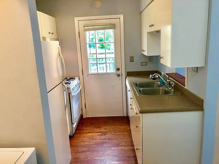370 W Tanglewood Ave — Photo 9