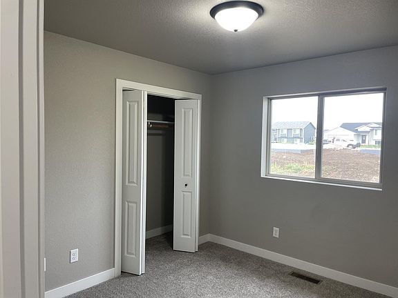 5th image of 663 Eagle Ct
