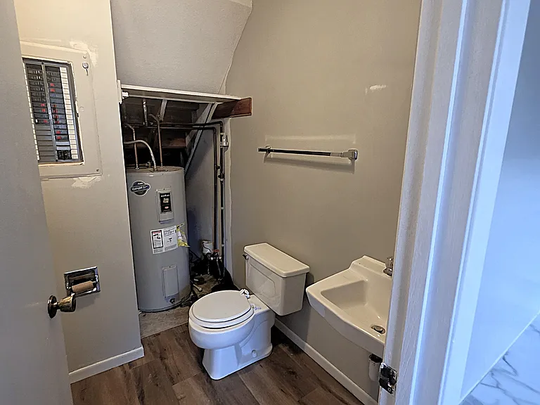 333 Odanah Ave #4C — Photo 22