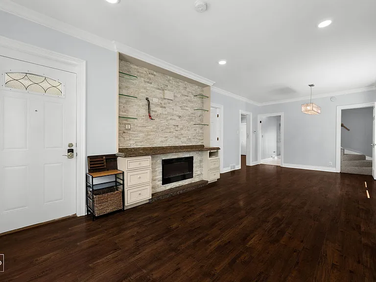 1327 Euclid Ave — Photo 4