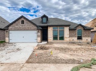 348 Cattlemans Way, Fort Worth, TX 76131