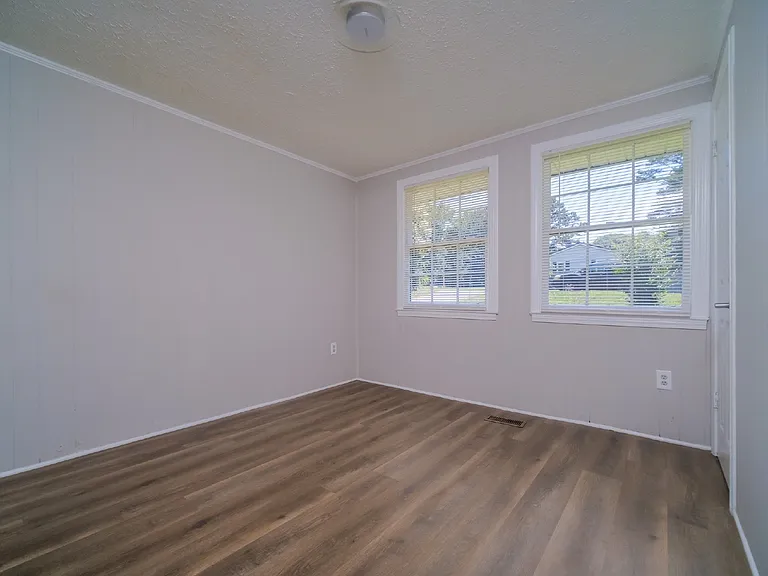 2017 Redwood Cir — Photo 18