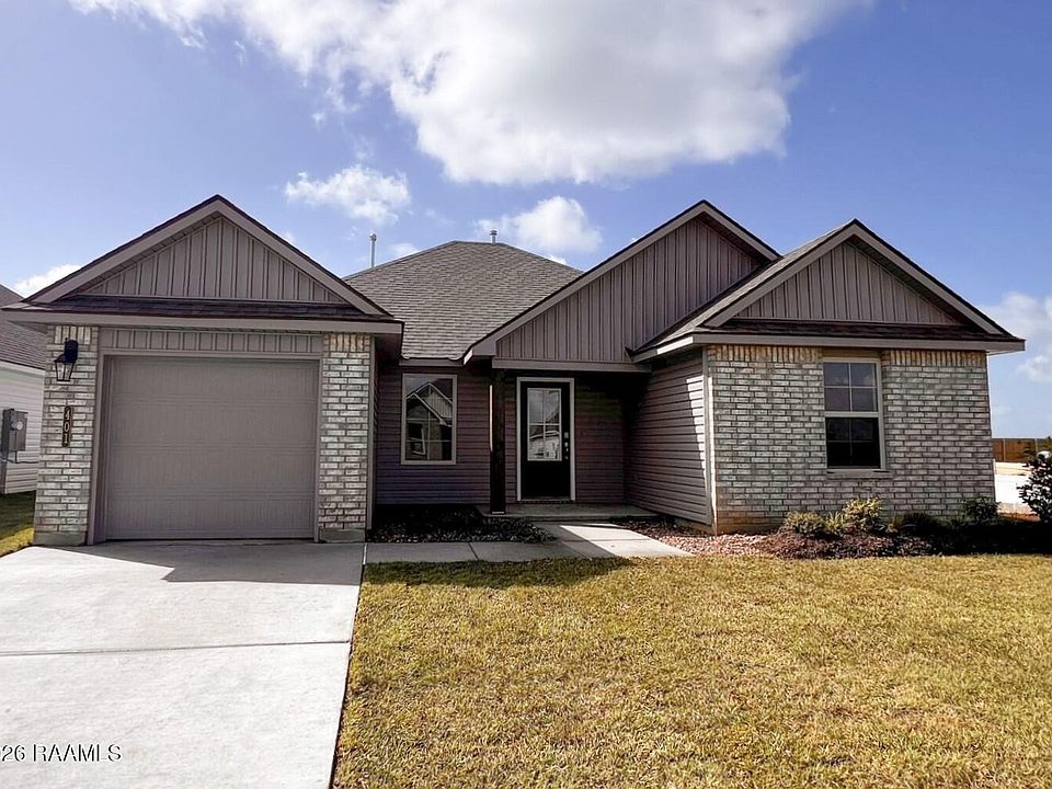 1st image of 401 Wrenwood Dr