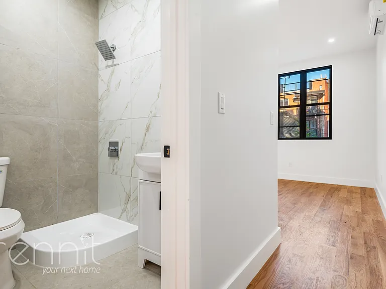40 Cornelia St #1 — Photo 12