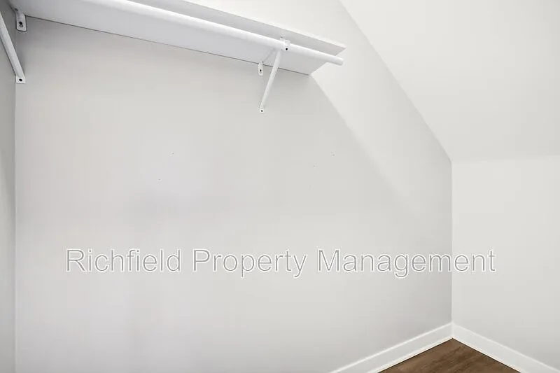 3 bed, 2.0 bath, 1250 sqft, $1,500 — Photo 4