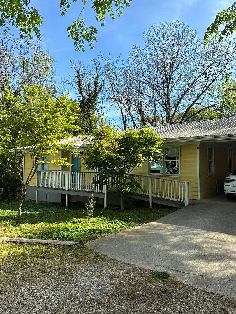 Building Photo - 255 Magnolia St