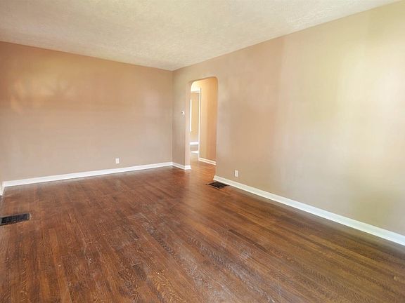 2nd image of 6938 Gloria Dr