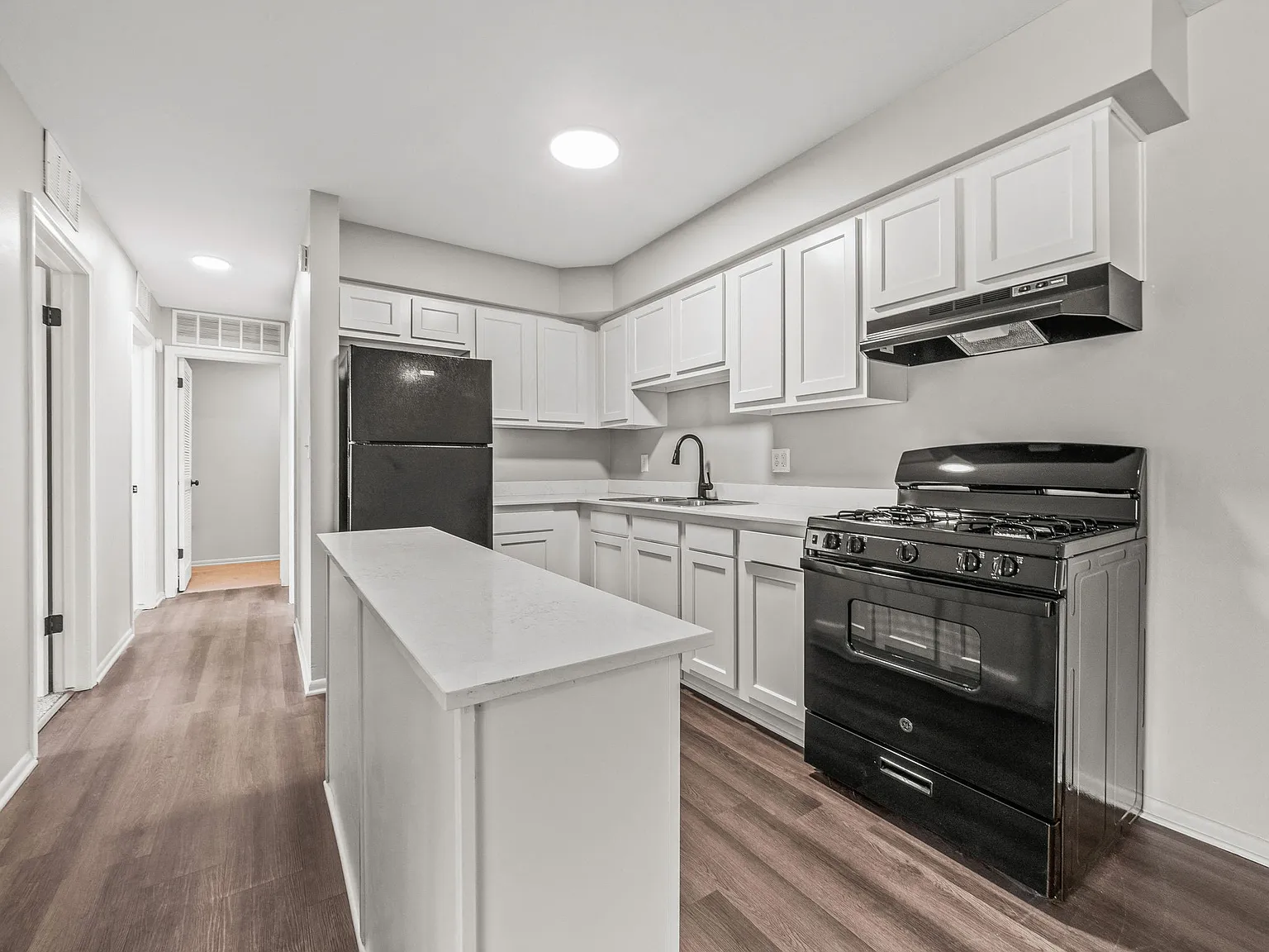 Harris & Cross Apartments — Photo 2