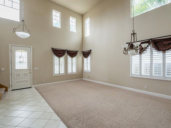 3rd image of 284 Fay Ct