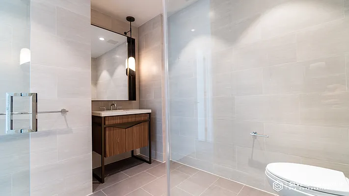 Rented by Silverstone Group USA Corp. | media 9