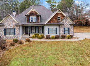 30 Spring Lake Trl, White, GA 30184