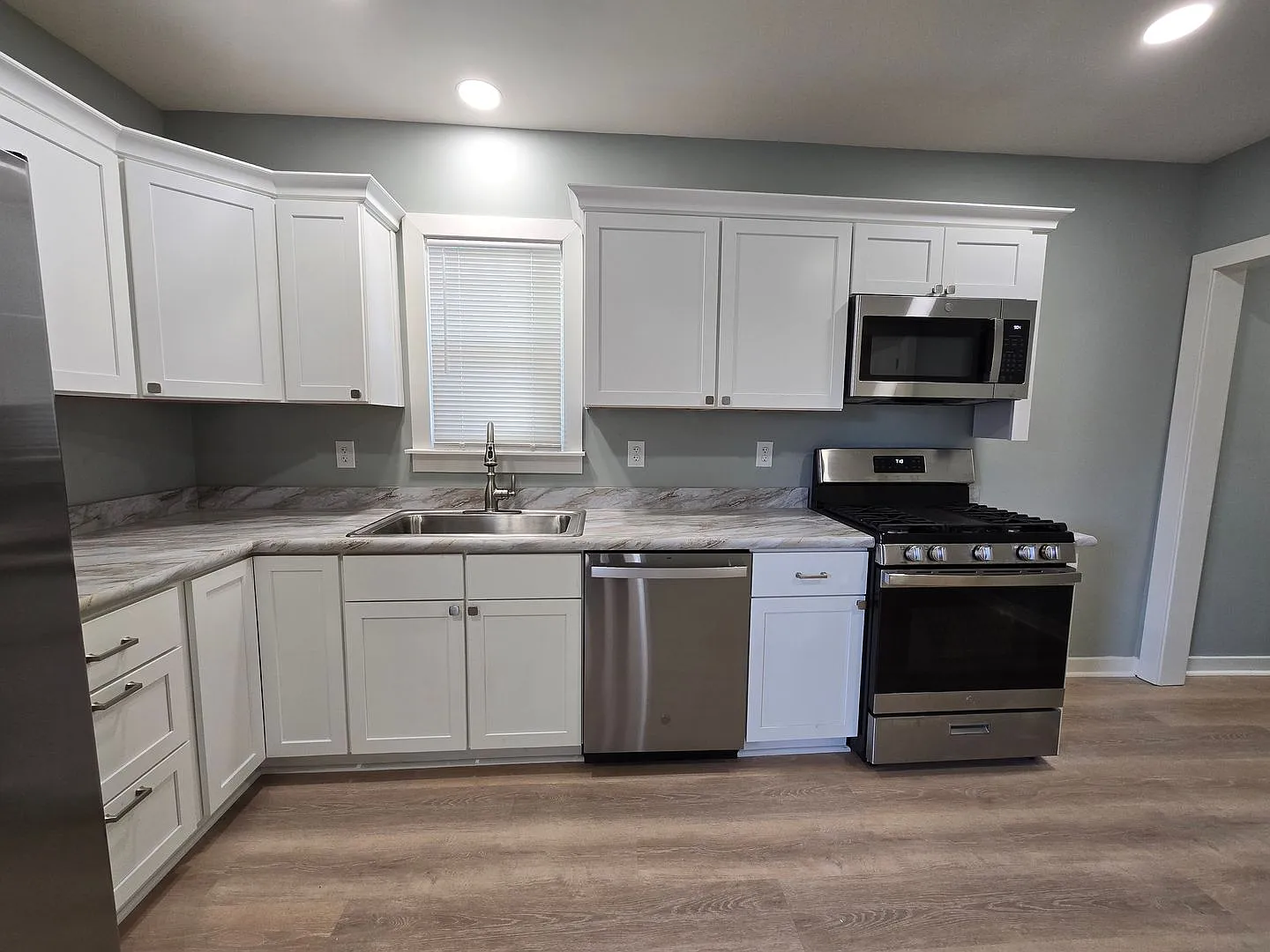 3 bed 1 bath completely remodeled home! — Photo 3