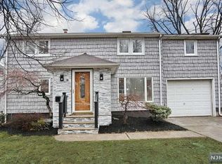 89 New Jersey Ave, Bergenfield, NJ 07621