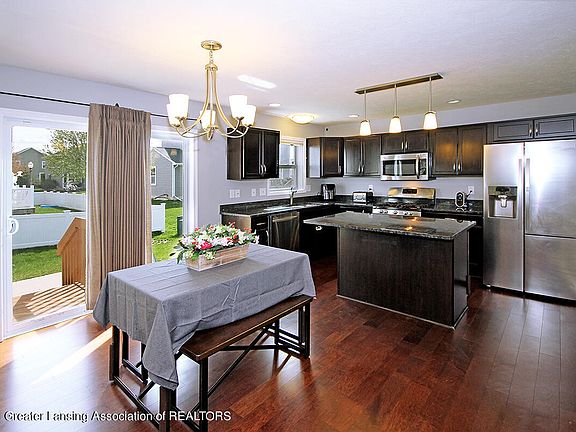 5th image of 627 Accipiter Way