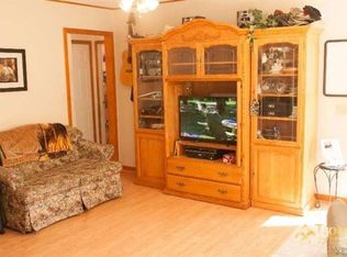 5222 E Meadowview Dr, Camarillo, CA 93012