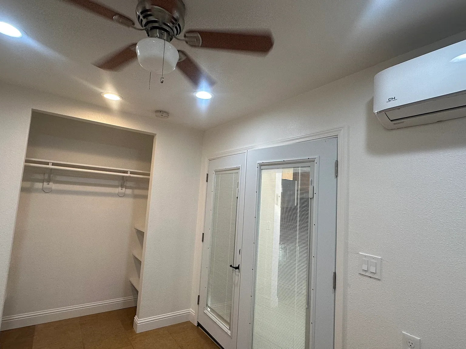 1 bed, 400 sqft, $1,370 — Photo 4