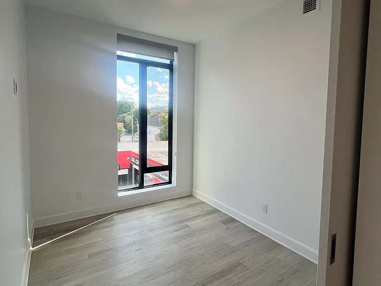 444 Bronson Ave #LL01 — Photo 12