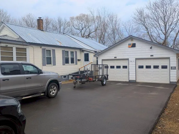 22 Woodman Avenue, Fairfield, ME 04937