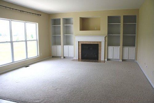 4th image of 5691 Hawthorn Ct