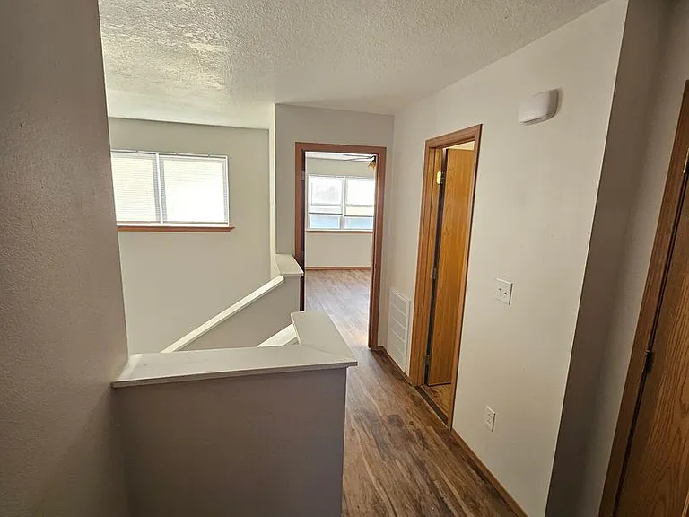 1100 W Crow St — Photo 13