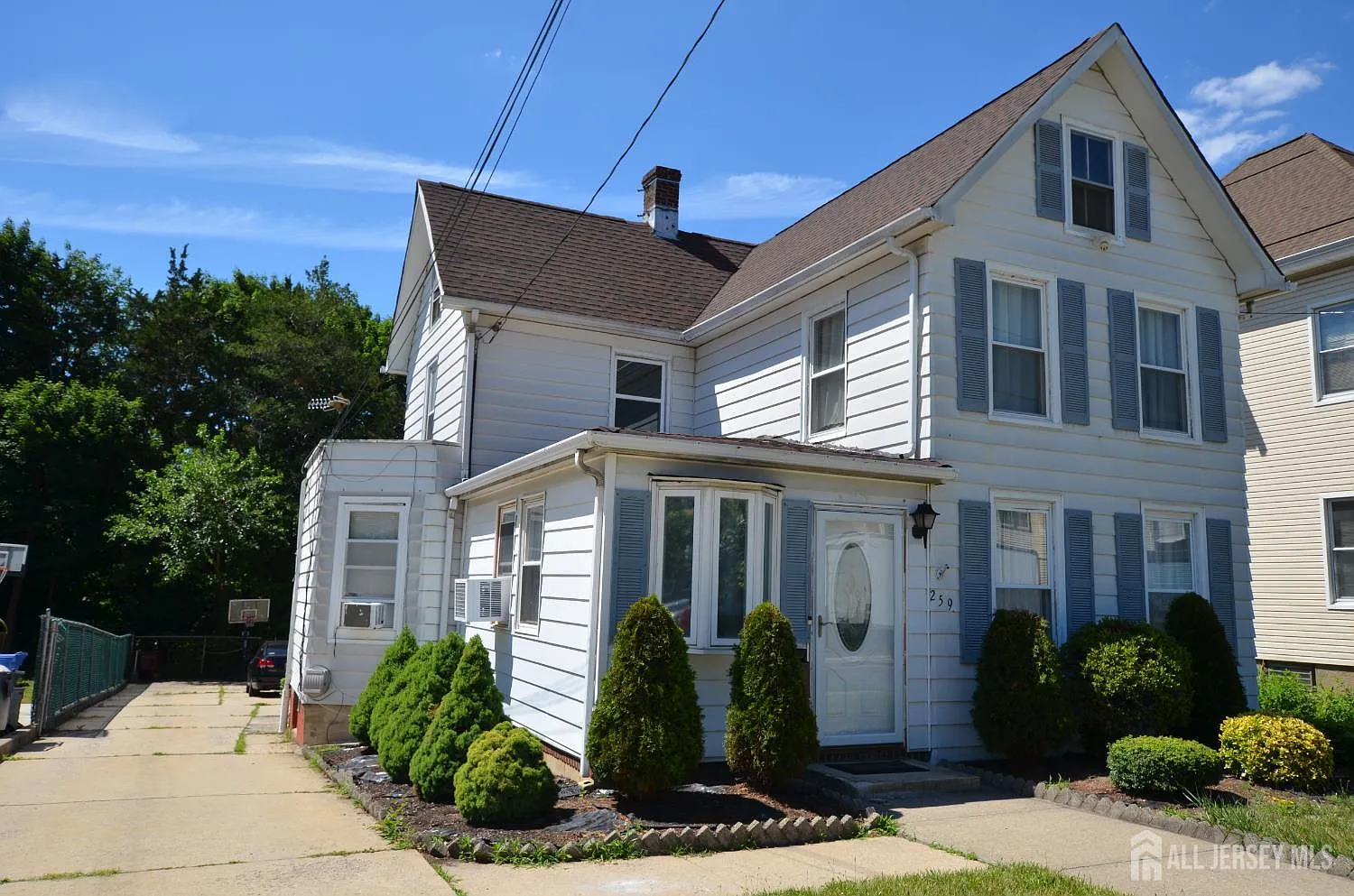 4 bed, 2.0 bath, $3,300 — Photo 1
