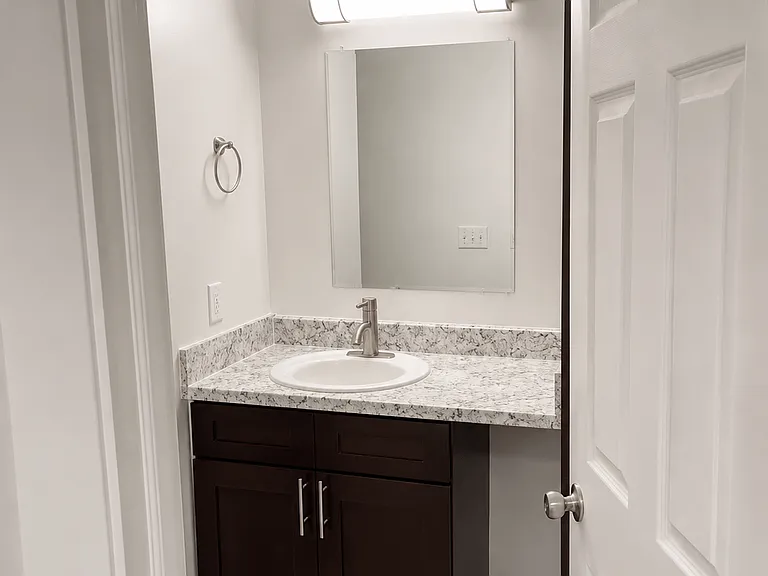 Camelot East Apartments — Photo 15