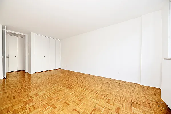 Rented by Buchbinder & Warren | media 12