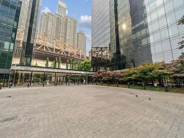 420 East 61st Street image 25 of 27