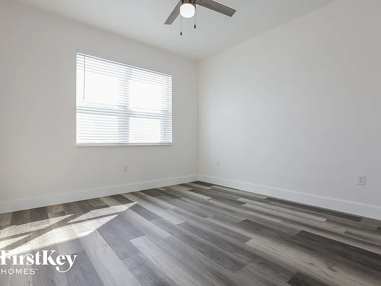 2698 Escambia Cir — Photo 12