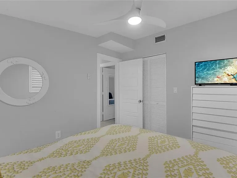 2048 Harbor Ln — Photo 22