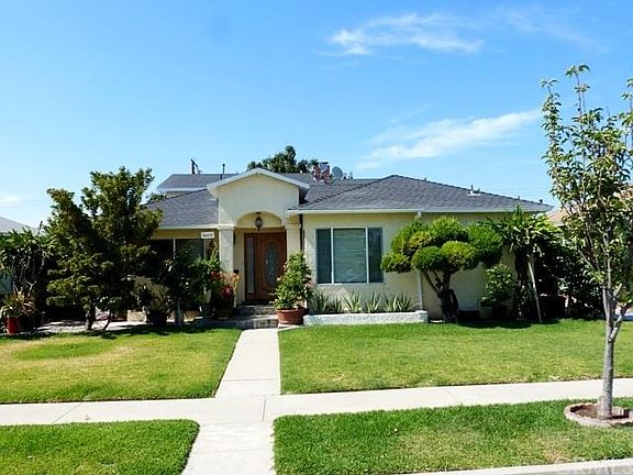 3rd image of 10419 Somerset Blvd