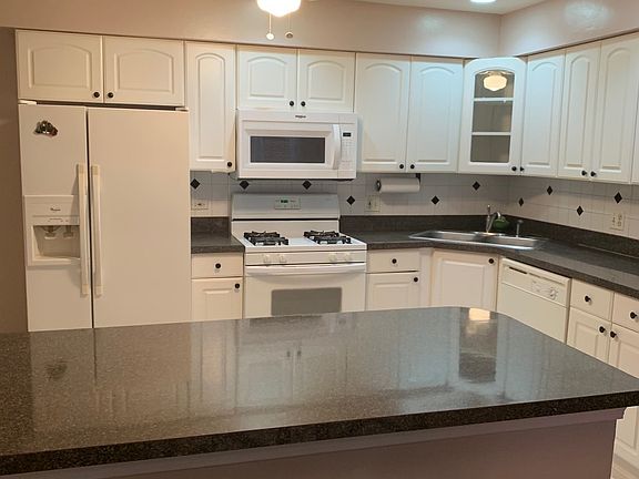 4th image of 10145 Hartford Ct APT 2B