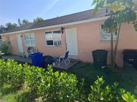 4038 Washington Ave, Fort Myers, FL
