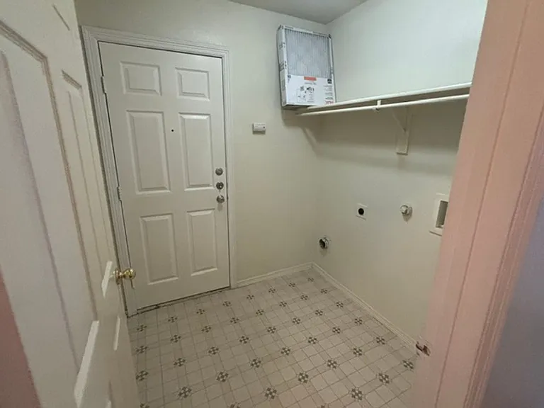 4415 Ashbury Ln — Photo 19