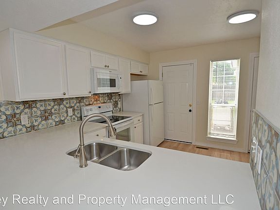 5th image of 3711 N Saint Charles St #5761681