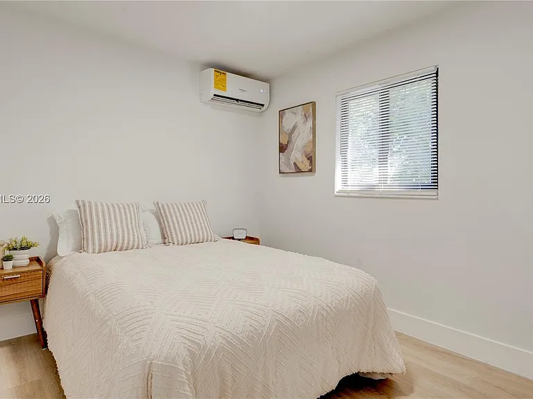 2736 NW 21st Ave — Photo 25