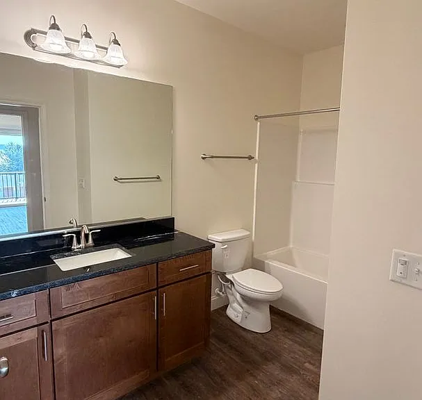 703 E Clay St — Photo 26