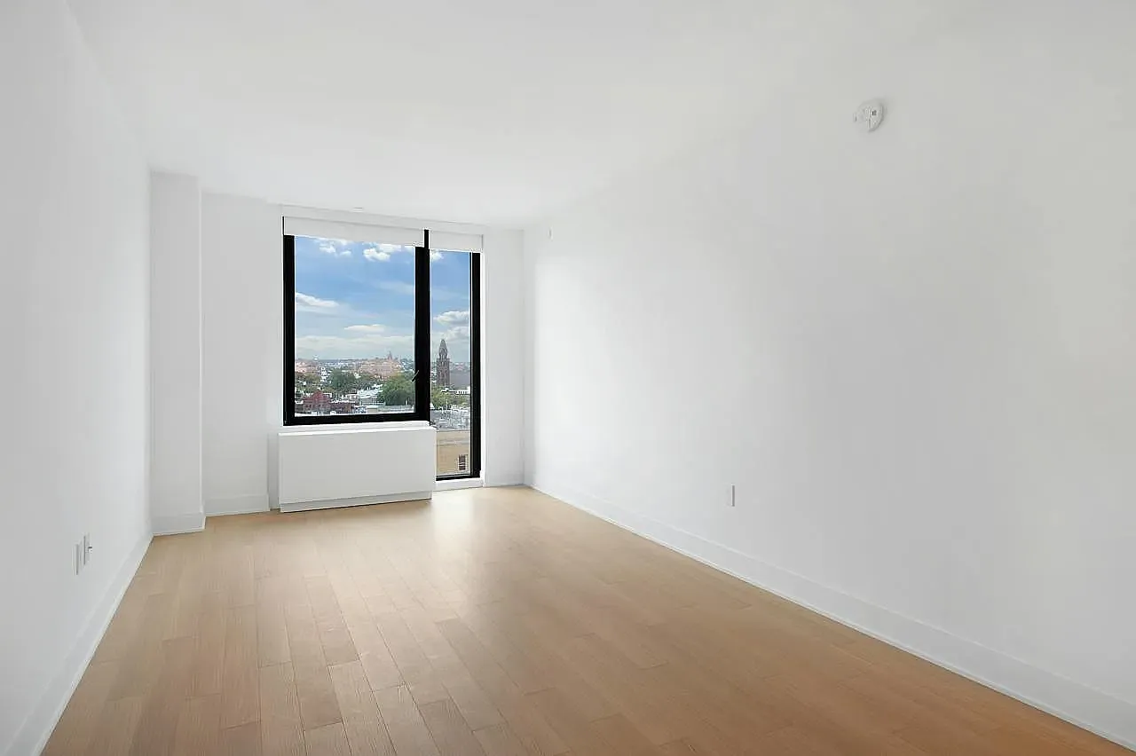 662 Pacific Street — Photo 2