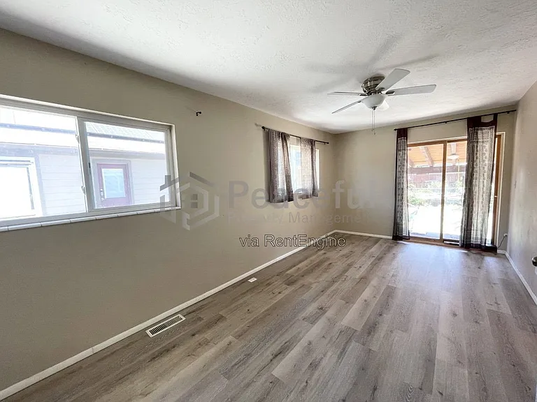1637 S 800 E — Photo 6