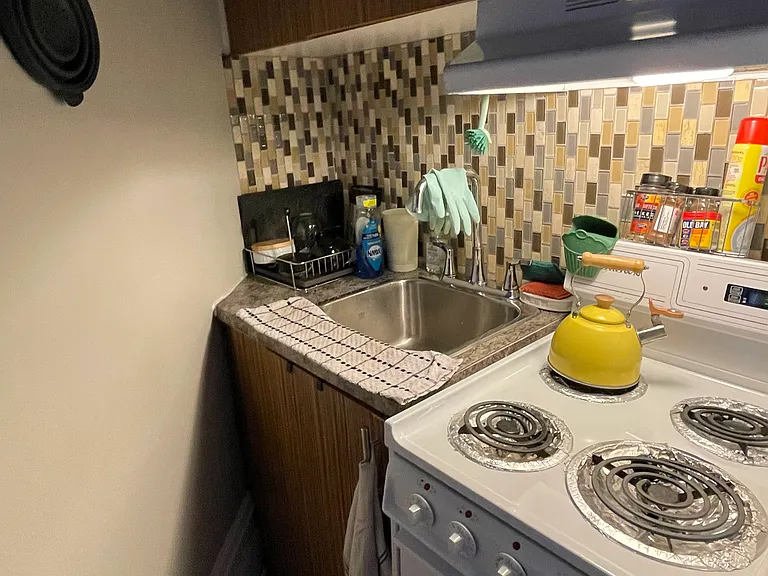 328 Frank St #4 — Photo 10