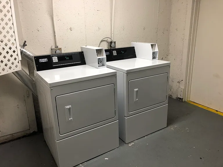 500 NE Maiden Ln #8 — Photo 11