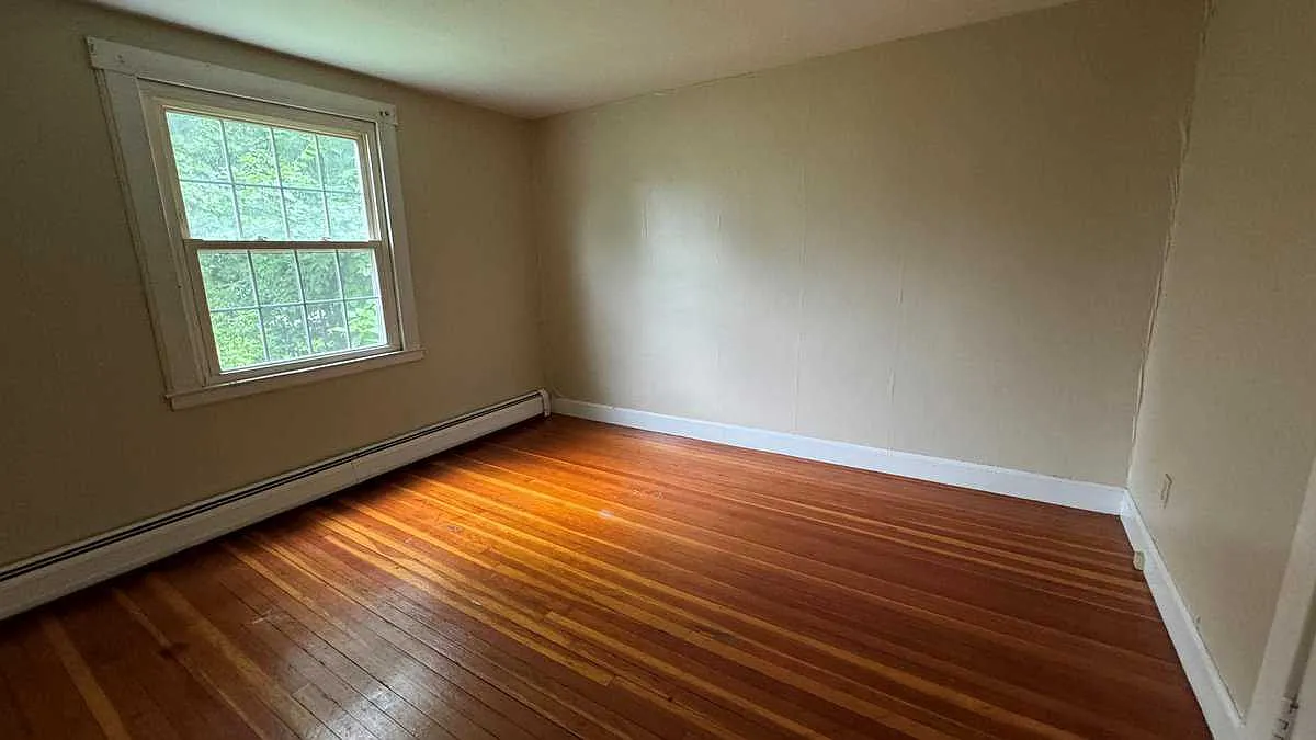 3 bed, 1000 sqft, $1,800 — Photo 4