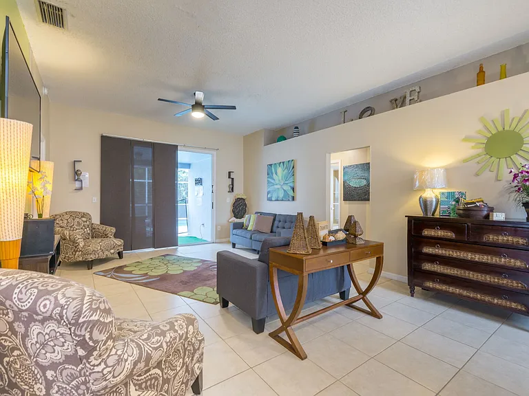 3028 Bloomsbury Dr — Photo 9