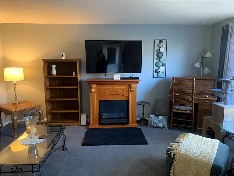 4316 Hemlock Cir — Photo 3